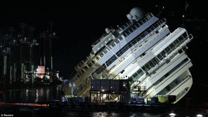   Costa Concordia  (17 )