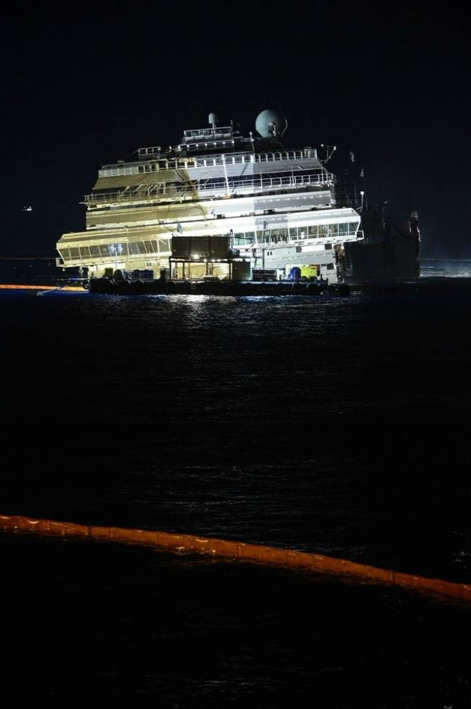   Costa Concordia  (17 )