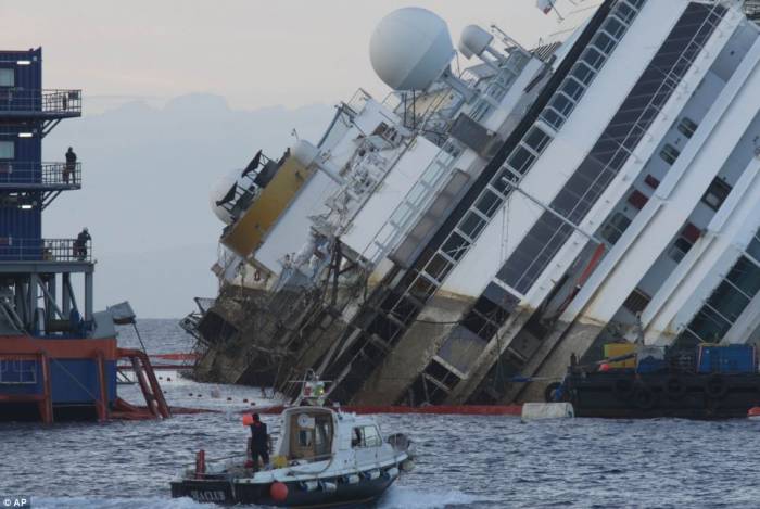   Costa Concordia  (17 )