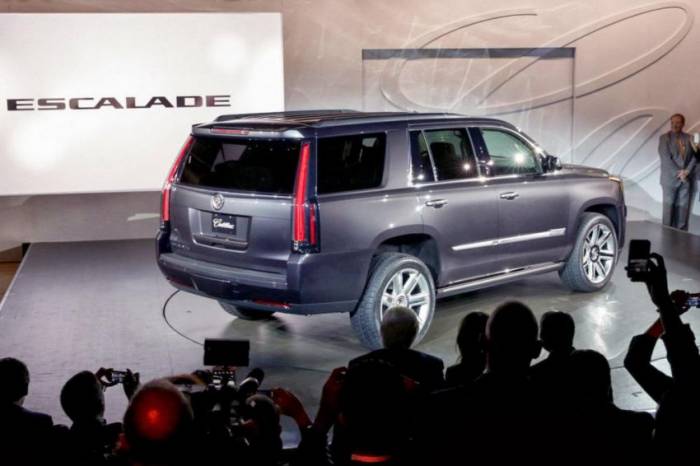 Cadillac    Escalade (46 )