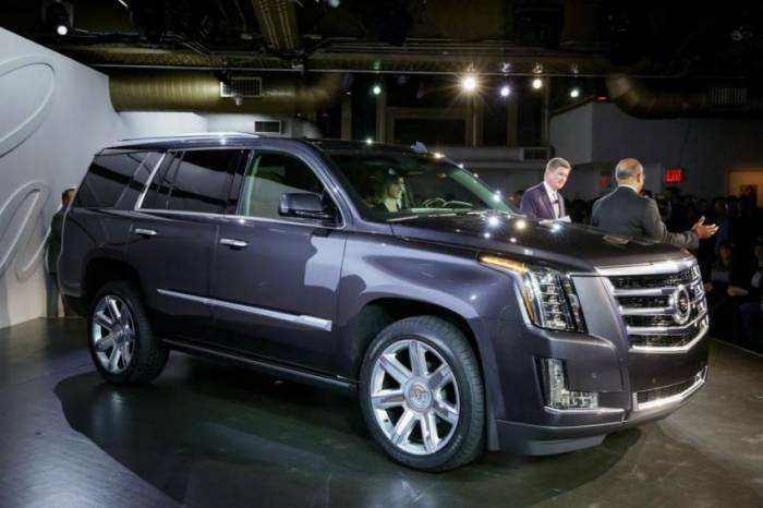 Cadillac    Escalade (46 )