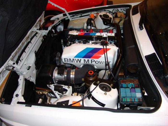   BMW M- (36 )