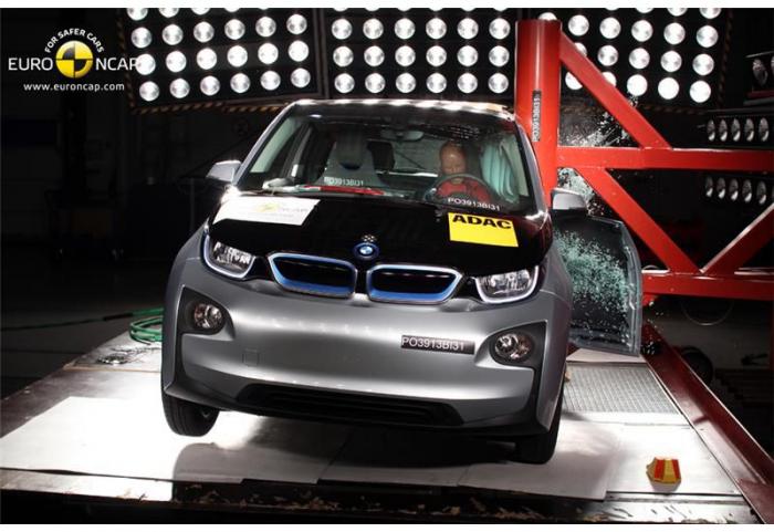          - Euro NCAP (8 )