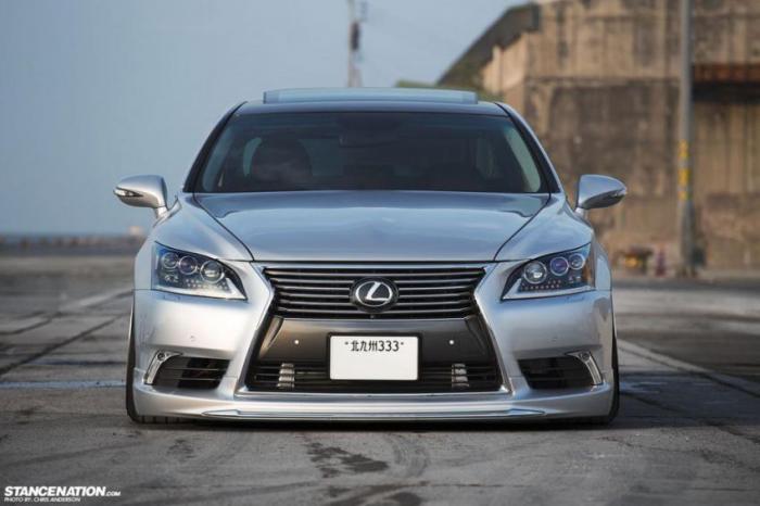 Lexus LS460:    (27 )