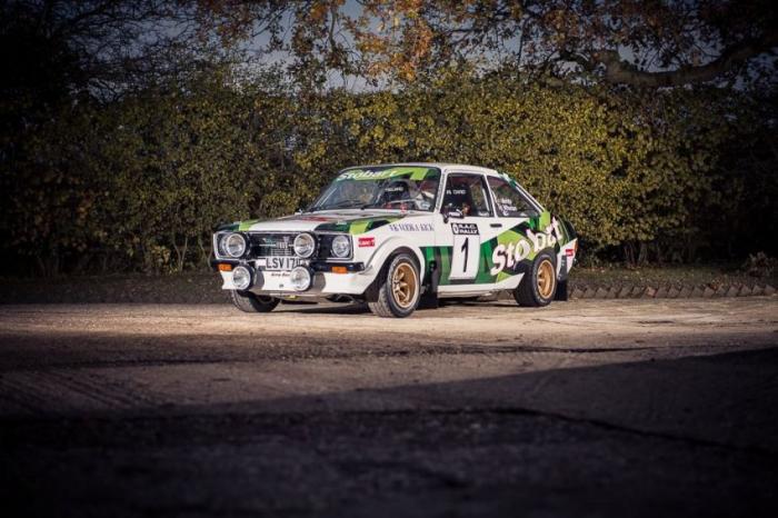  Ford Escort    (17 )