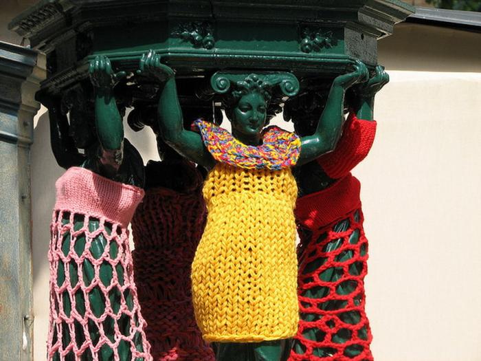 Urban knitting -   (40 )