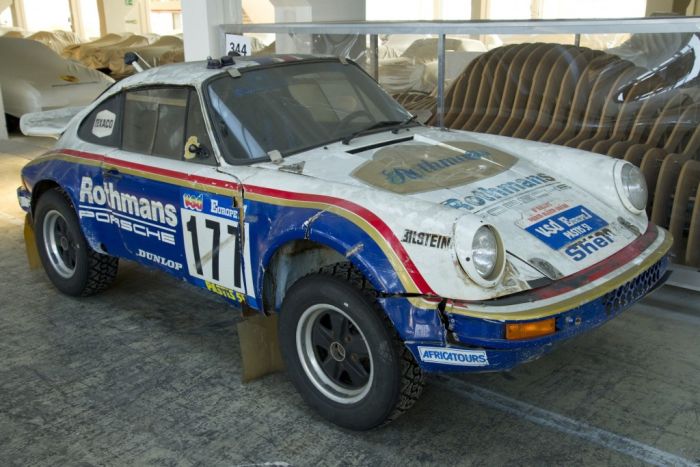    Porsche   (36 )