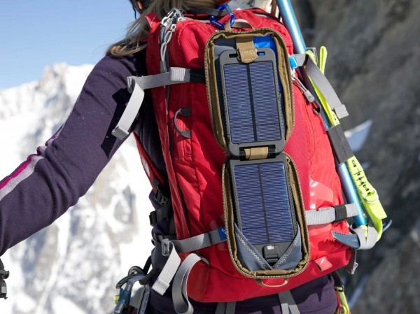   Solarmonkey Adventurer   Powertraveller (6 +)