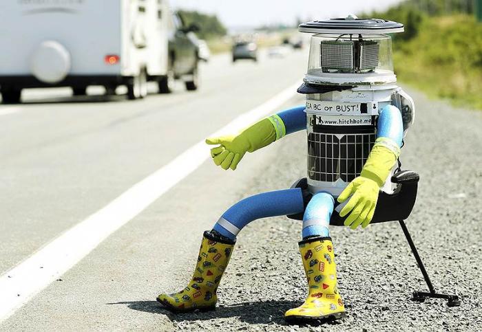 - HitchBOT (3 )