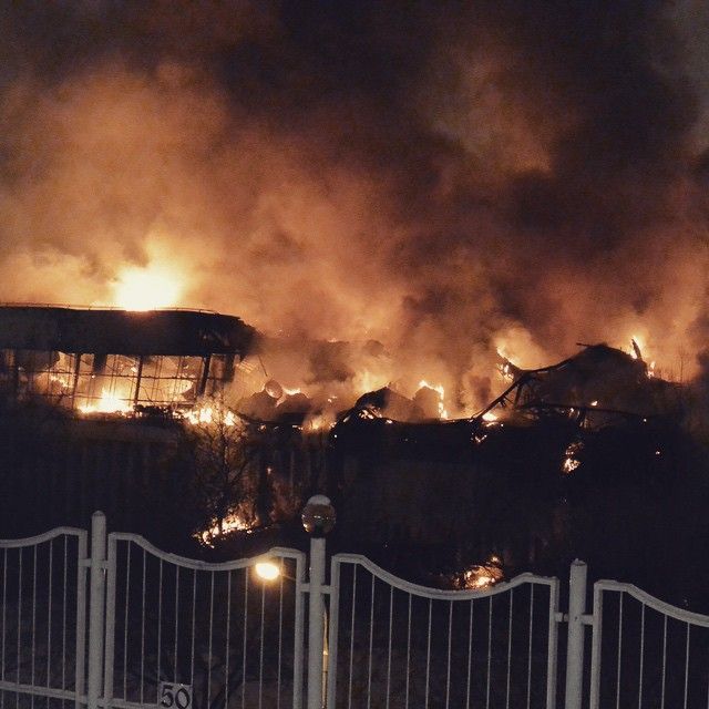 Более суток пожарные тушили библиотеку ИНИОН РАН (17 фото) Более суток пожарные тушили библиотеку ИНИОН РАН (17 фото)