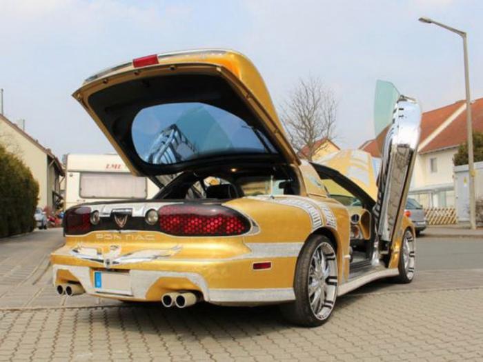  Pontiac Trans AM  Bugatti Veyron (24 )