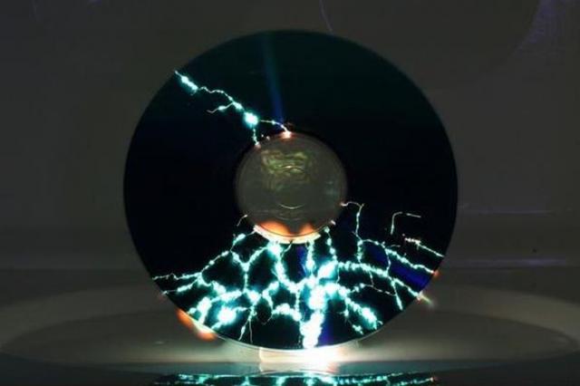    CD-,      (4 )