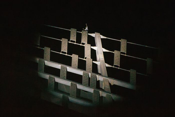 -  75-  Cayan Tower   (10 )