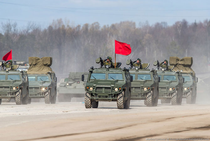 Наземная репетиция Парада Победы (45 фото) Наземная репетиция Парада Победы (45 фото)