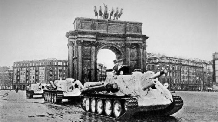 Российские города сразу после окончания войны и спустя 70 лет (41 фото) Российские города сразу после окончания войны и спустя 70 лет (41 фото)