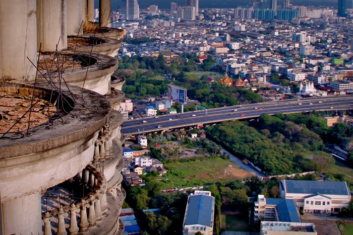 Sathorn Unique - самый высокий заброшенный небоскреб в мире (25 фото) Sathorn Unique - самый высокий заброшенный небоскреб в мире (25 фото)