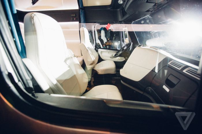      Daimler (15 )