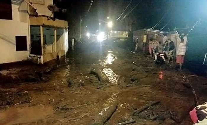 В Колумбии сошел оползень, погибли десятки человек (18 фото) В Колумбии сошел оползень, погибли десятки человек (18 фото)