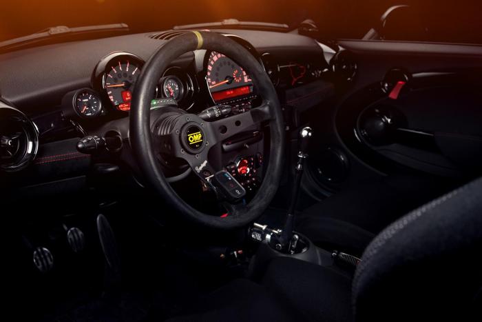 300- MINI John Cooper Works    (11 )