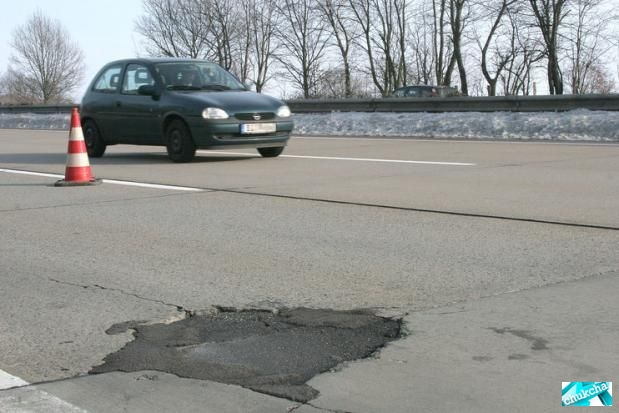 Ямы на автобане в Германии (5 фото) Ямы на автобане в Германии (5 фото)