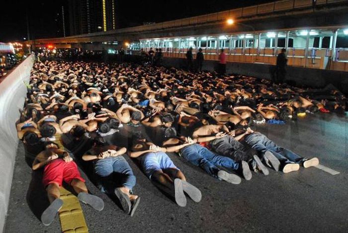 Полиция Таиланда задержала 425 нелегальных гонщиков (7 фото)