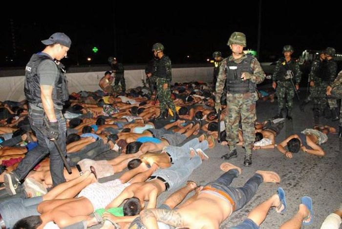 Полиция Таиланда задержала 425 нелегальных гонщиков (7 фото)