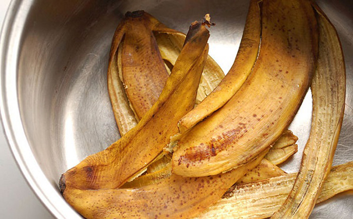 Невероятные способы применения банановой кожуры (16 фото)