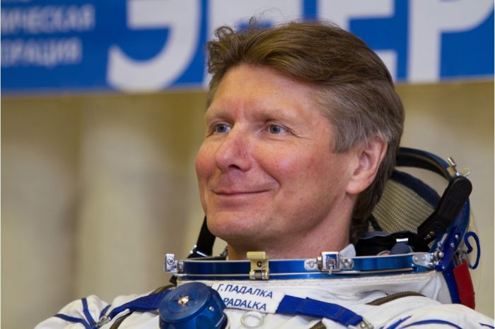 Космонавт Геннадий Падалка установил рекорд по времени пребывания в космосе (4 фото)