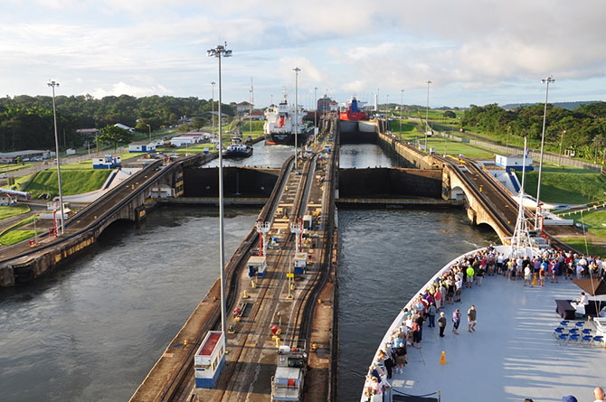 Как устроен Панамский канал (75 фото)