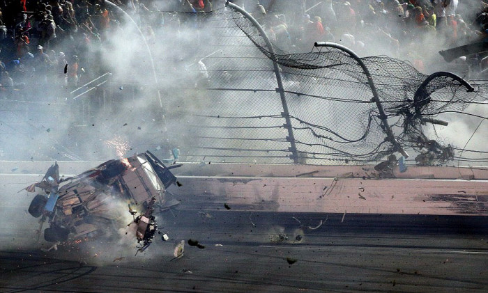 Гонщик NASCAR Остин Диллон попал в страшную аварию, отделавшись лишь ушибами (12 фото)