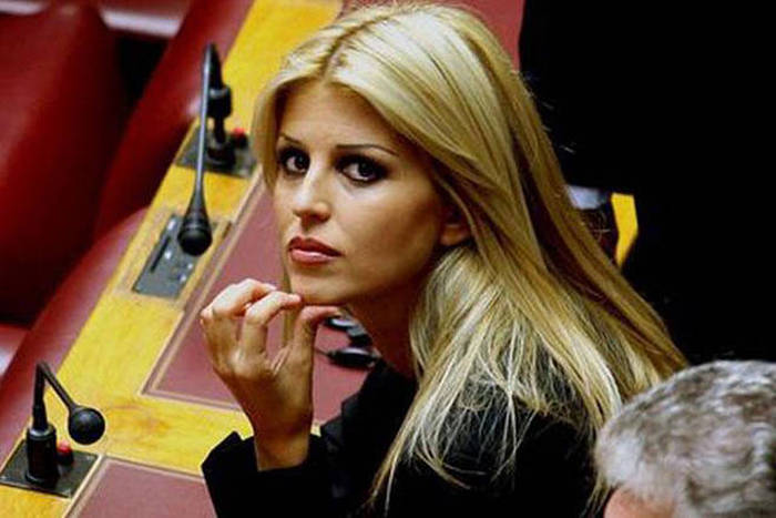 Елена Рапти - самый привлекательный член греческого парламента (22 фото)