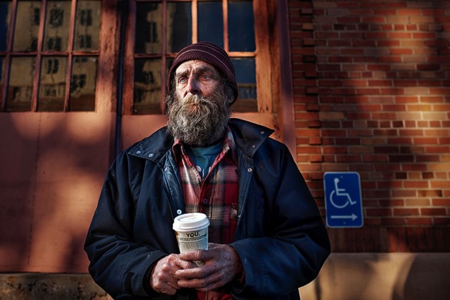 Фотограф показал бездомных людей в совершенно новом свете (15 фото)