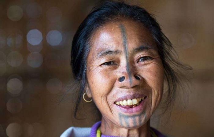 Удивительные обычаи индийского племени (13 фото)