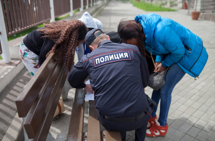 Нигерийки рассказали об ужасе сексуального рабства в России (18 фото) Нигерийки рассказали об ужасе сексуального рабства в России (18 фото)