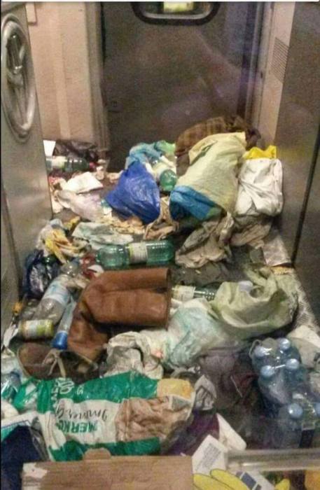 Что оставляют после себя беженцы в Европе (22 фото) Что оставляют после себя беженцы в Европе (22 фото)