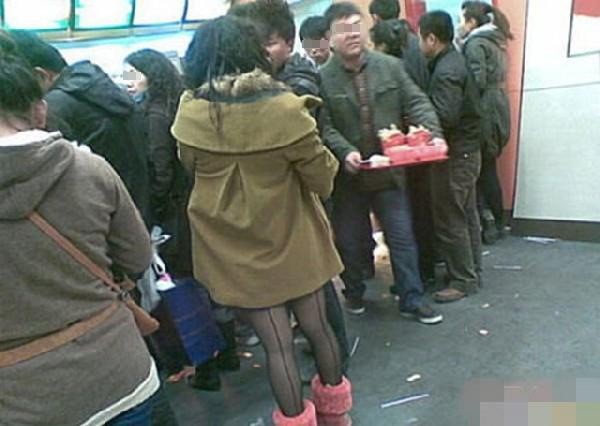 Фаст фуд KFC в Китае (5 фото) Фаст фуд KFC в Китае (5 фото)