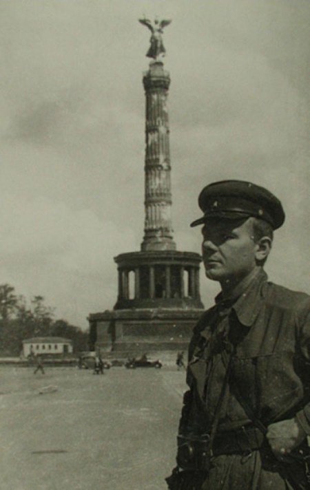 Жуткие воспоминания фронтового журналиста Ивана Нарциссова (6 фото) Жуткие воспоминания фронтового журналиста Ивана Нарциссова (6 фото)
