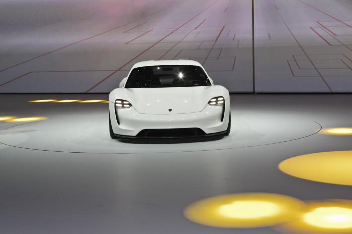   Mission E  Porsche (28 )