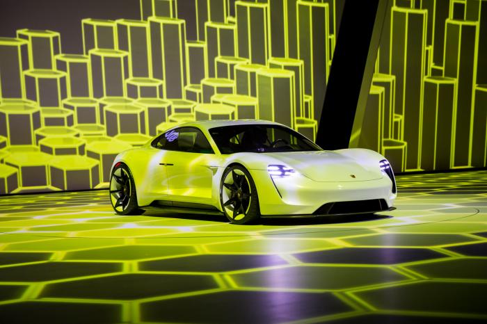   Mission E  Porsche (28 )