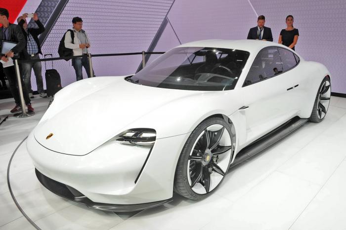   Mission E  Porsche (28 )