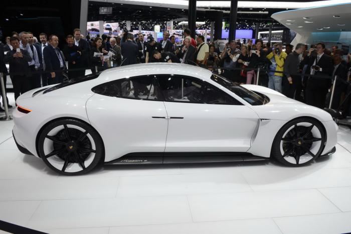   Mission E  Porsche (28 )