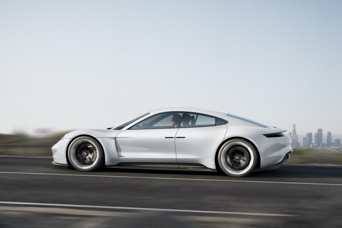   Mission E  Porsche (28 )