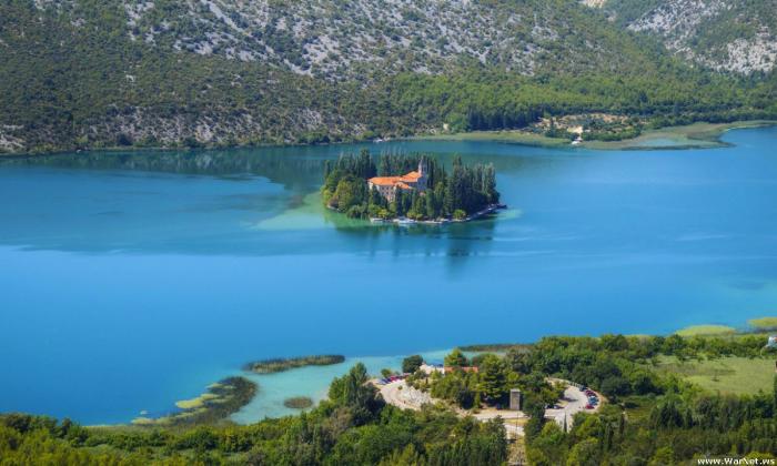 Самые маленькие населенные острова (10 фото) Самые маленькие населенные острова (10 фото)