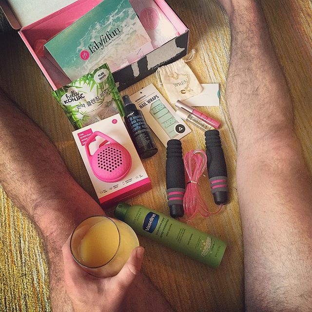     Instagram (38 )