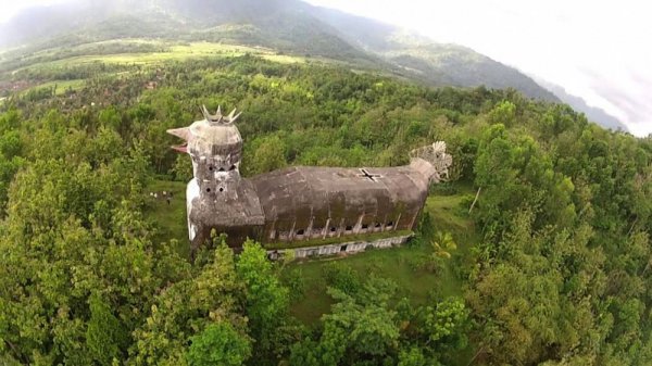 «Куриная церковь» в Индонезии (7 фото) «Куриная церковь» в Индонезии (7 фото)
