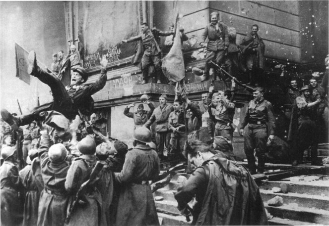Что нужно знать о взятии Рейхстага (6 фото) Что нужно знать о взятии Рейхстага (6 фото)