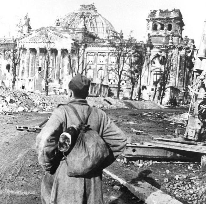 Что нужно знать о взятии Рейхстага (6 фото) Что нужно знать о взятии Рейхстага (6 фото)
