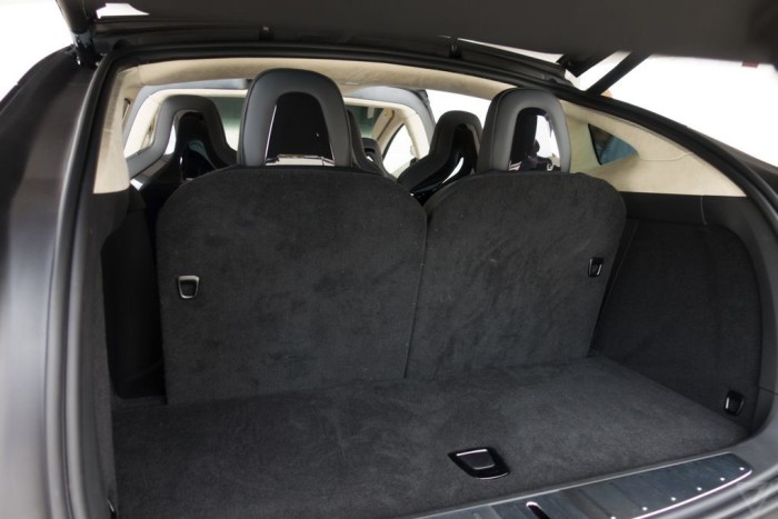  Tesla   - Model X (15 )