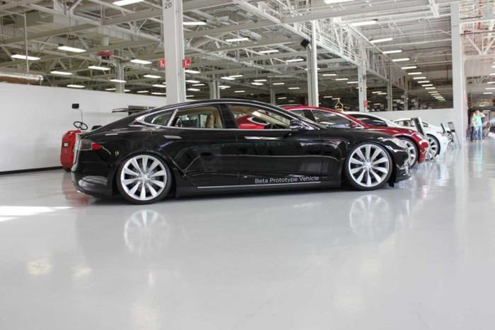 Экскурсия по заводу Tesla Motors (44 фото) Экскурсия по заводу Tesla Motors (44 фото)