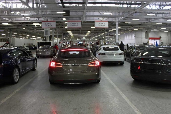Экскурсия по заводу Tesla Motors (44 фото) Экскурсия по заводу Tesla Motors (44 фото)